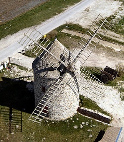 Moulin de Cherrueix à proximité de la mer