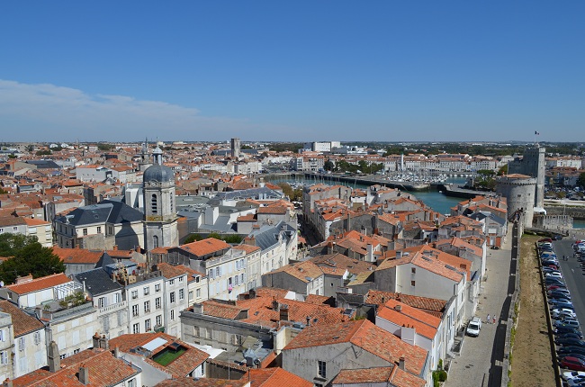 Vue sur La Rochelle et son Vieux Port depuis la tour des Lanterne
